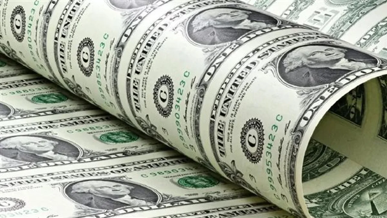سعر الدولار مقابل الجنيه المصري في ختام تعاملات الأحد